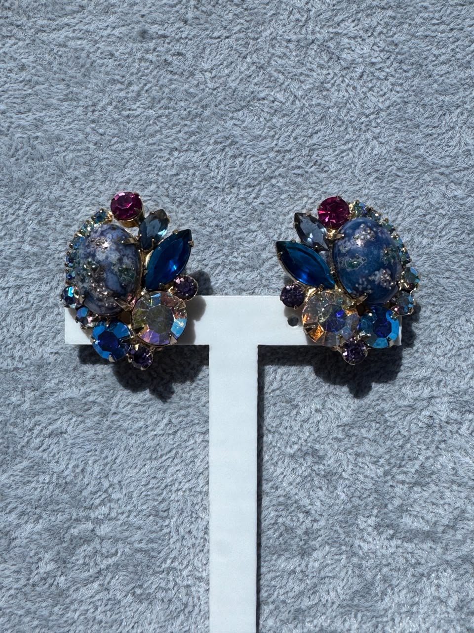 1 Vintage Blue Art Glass & Aurora Borealis Rhinestone Clip-On Earrings - Image 1
