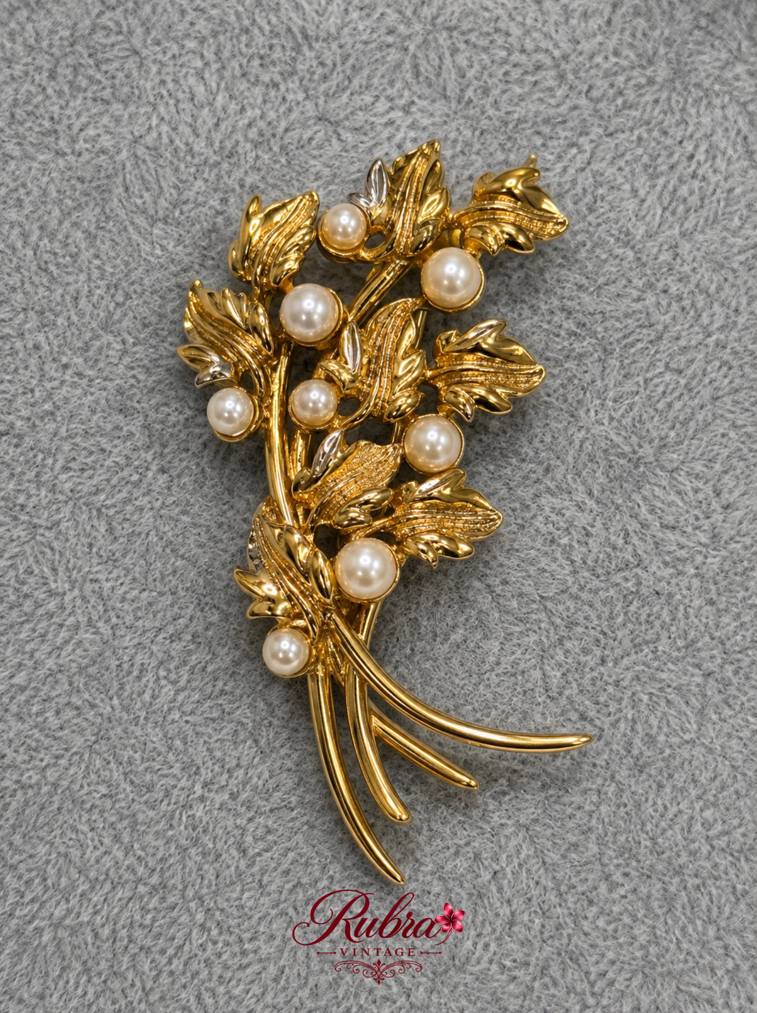 T024 Vintage Gold Tone Floral Spray Brooch - Image 1