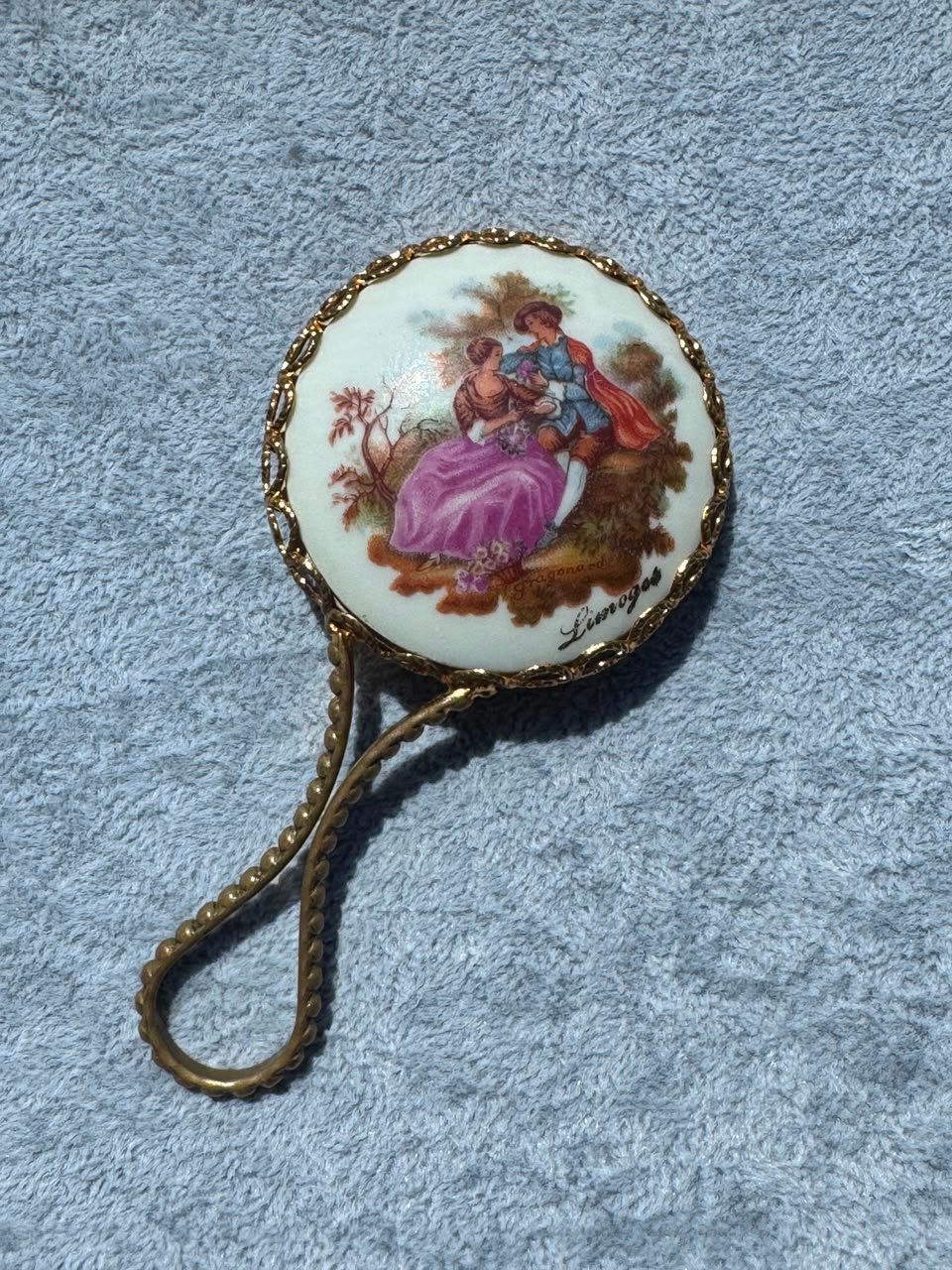 WhatsApp Image 2026-08-03 at 12.05.57 Vintage Limoges Style Porcelain Folding Purse Hook - Image 1
